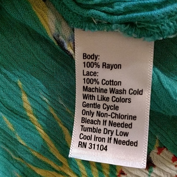 Chip & Pepper cold shoulder floral print top - Picture 5 of 6